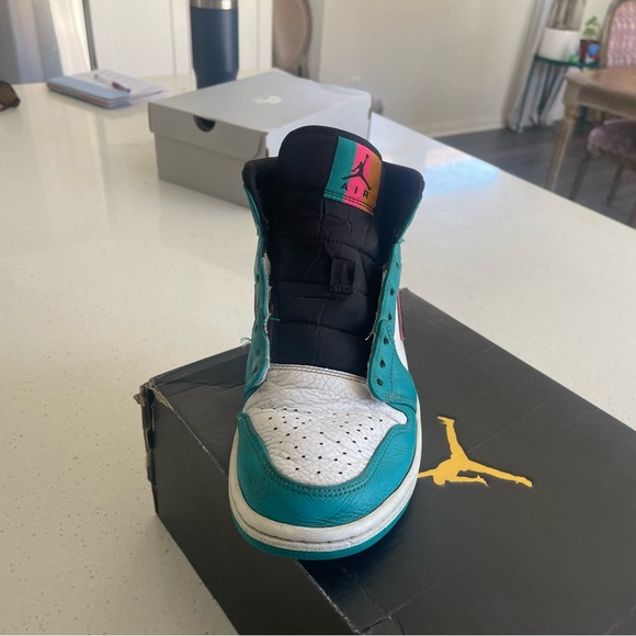 Nike Air Jordan 1 Sneakers South Beach - Picture 5 of 10